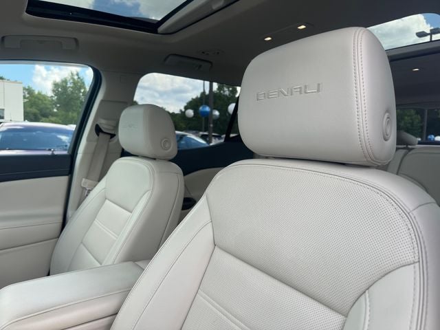 2022 GMC Acadia Denali