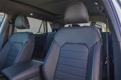 2026 Volkswagen Atlas Cross Sport 2.0T SEL R-Line Black