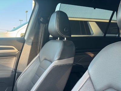 2022 Volkswagen Atlas Cross Sport 3.6L V6 SEL Premium R-Line