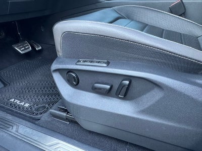 2022 Volkswagen Atlas Cross Sport 3.6L V6 SEL Premium R-Line