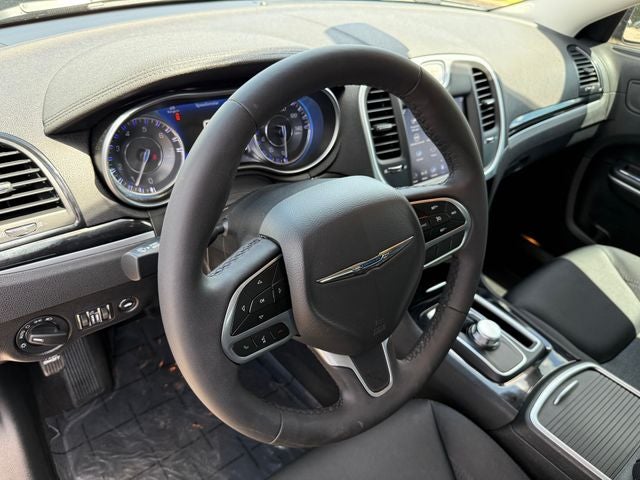 2023 Chrysler 300 Touring