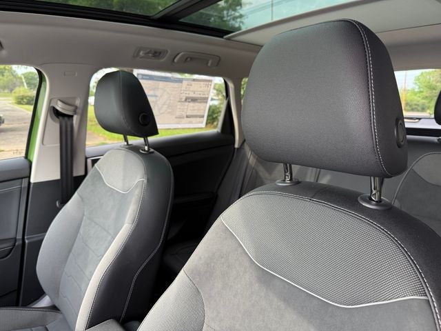 2026 Volkswagen Taos 1.5T SE Black