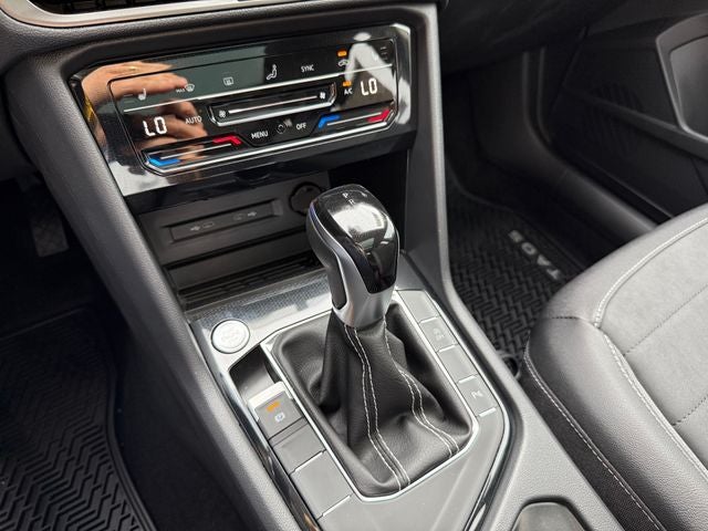 2026 Volkswagen Taos 1.5T SE Black