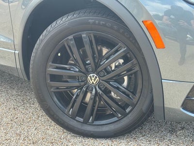 2022 Volkswagen Tiguan 2.0T SE R-Line Black