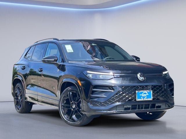 2026 Volkswagen Tiguan 2.0T SE R-Line Black's photo