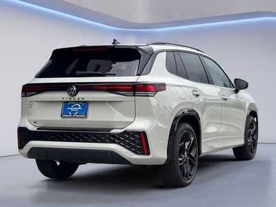 2026 Volkswagen Tiguan 2.0T SE R-Line Black