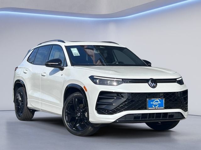 2026 Volkswagen Tiguan 2.0T SE R-Line Black's photo