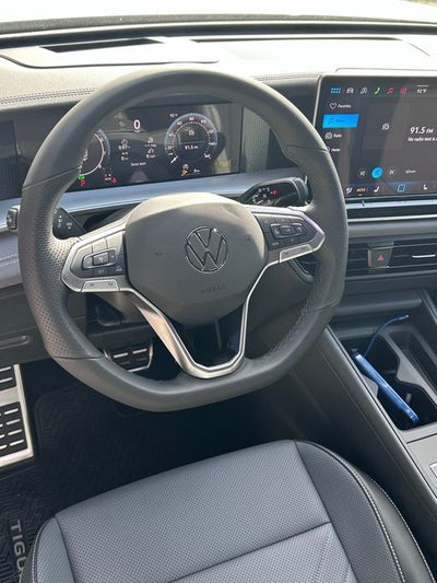 2026 Volkswagen Tiguan 2.0T SE R-Line Black