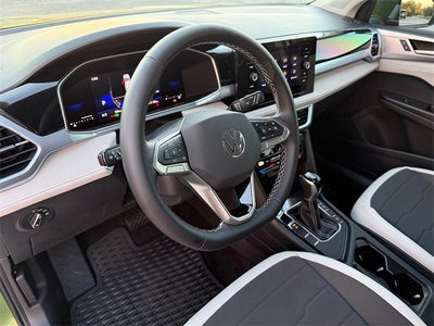 2025 Volkswagen Taos 1.5T SE