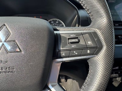2022 Mitsubishi Outlander Base