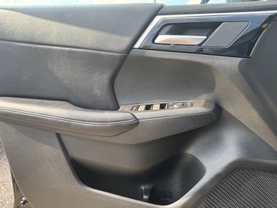 2022 Mitsubishi Outlander Base