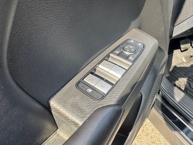 2022 Mitsubishi Outlander Base