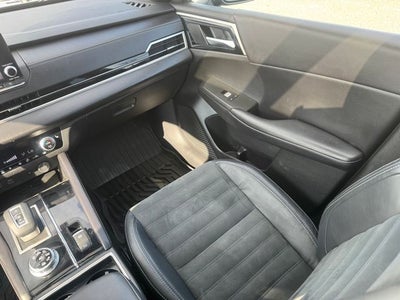 2022 Mitsubishi Outlander Base