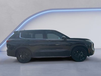 2022 Mitsubishi Outlander Base