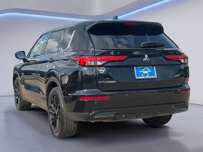 2022 Mitsubishi Outlander Base