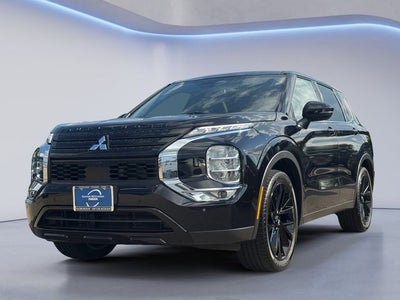 2022 Mitsubishi Outlander Base