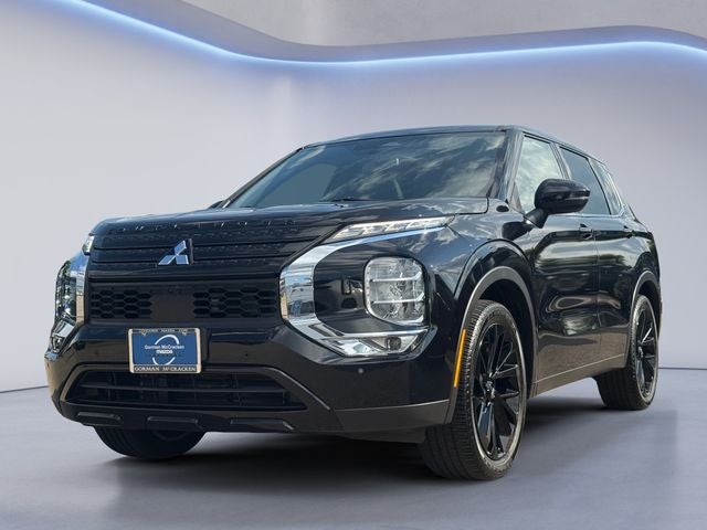 2022 Mitsubishi Outlander Base