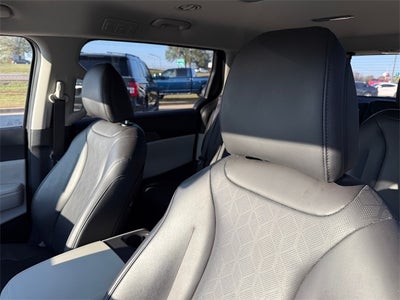 2024 Kia Carnival LX Seat Package