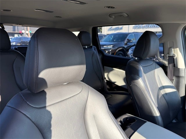 2024 Kia Carnival LX Seat Package